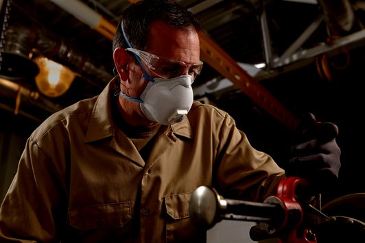 3M 8271 P95 Particulate Respirator with Valve, 10 Masks per Box